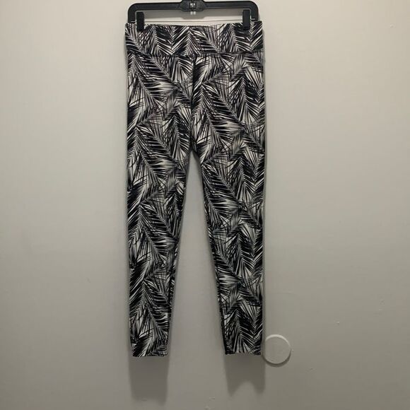 Victoria Secret PINK White and Black Patterned Leggings Size Medium - Picture 1 of 8